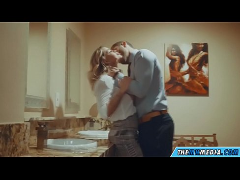 ❤️ جڏهن هڪ busty سنهري اوھان کي هڪ عوامي آرام روم ۾ seduces تي sd.xxxdesichudai.ru